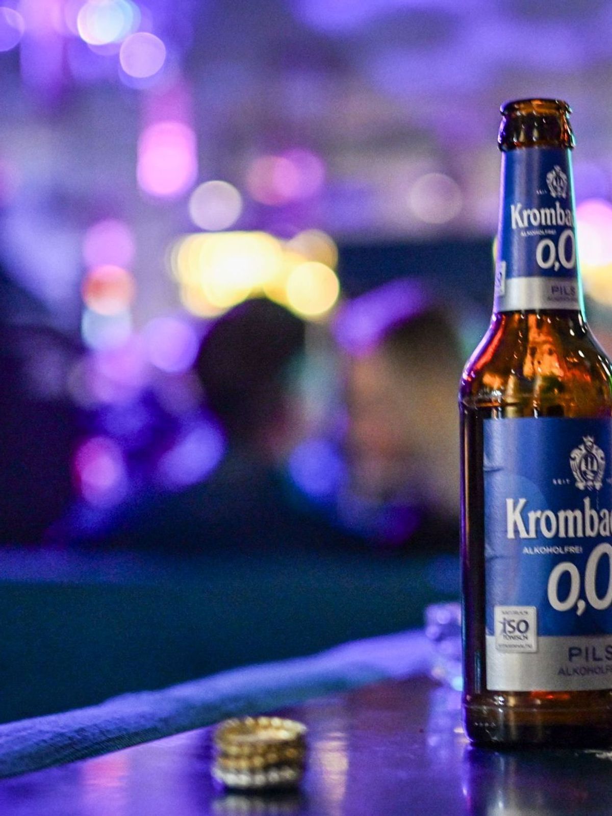 Alkoholfreies Bier bei einer Party