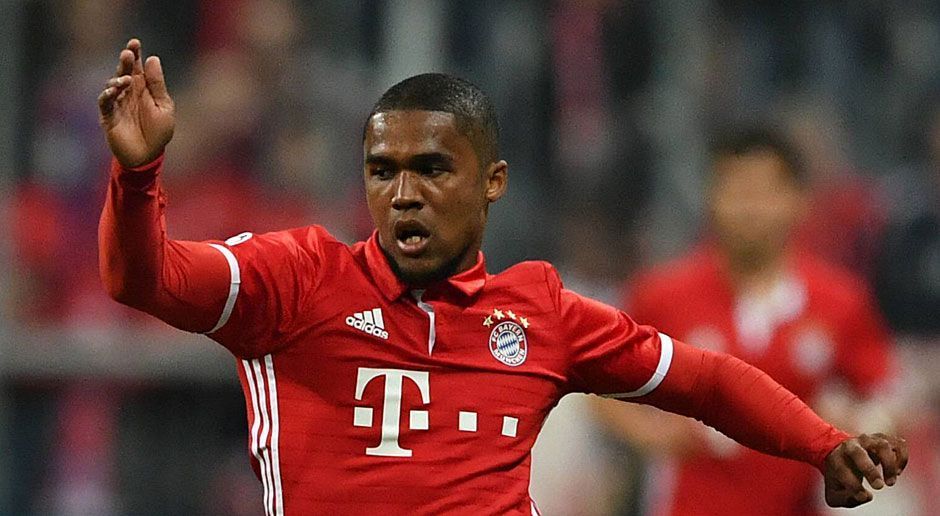 
                <strong>Douglas Costa</strong><br>
                Der Brasilianer kommt in der 71. Minute für Ribery, zeigt sich bemüht, hat aber keine spielentscheidenden Szenen. Beim 2:2 von Ronaldo kommt er mit seiner Grätsche einen Tick zu spät. ran-Note: 4
              