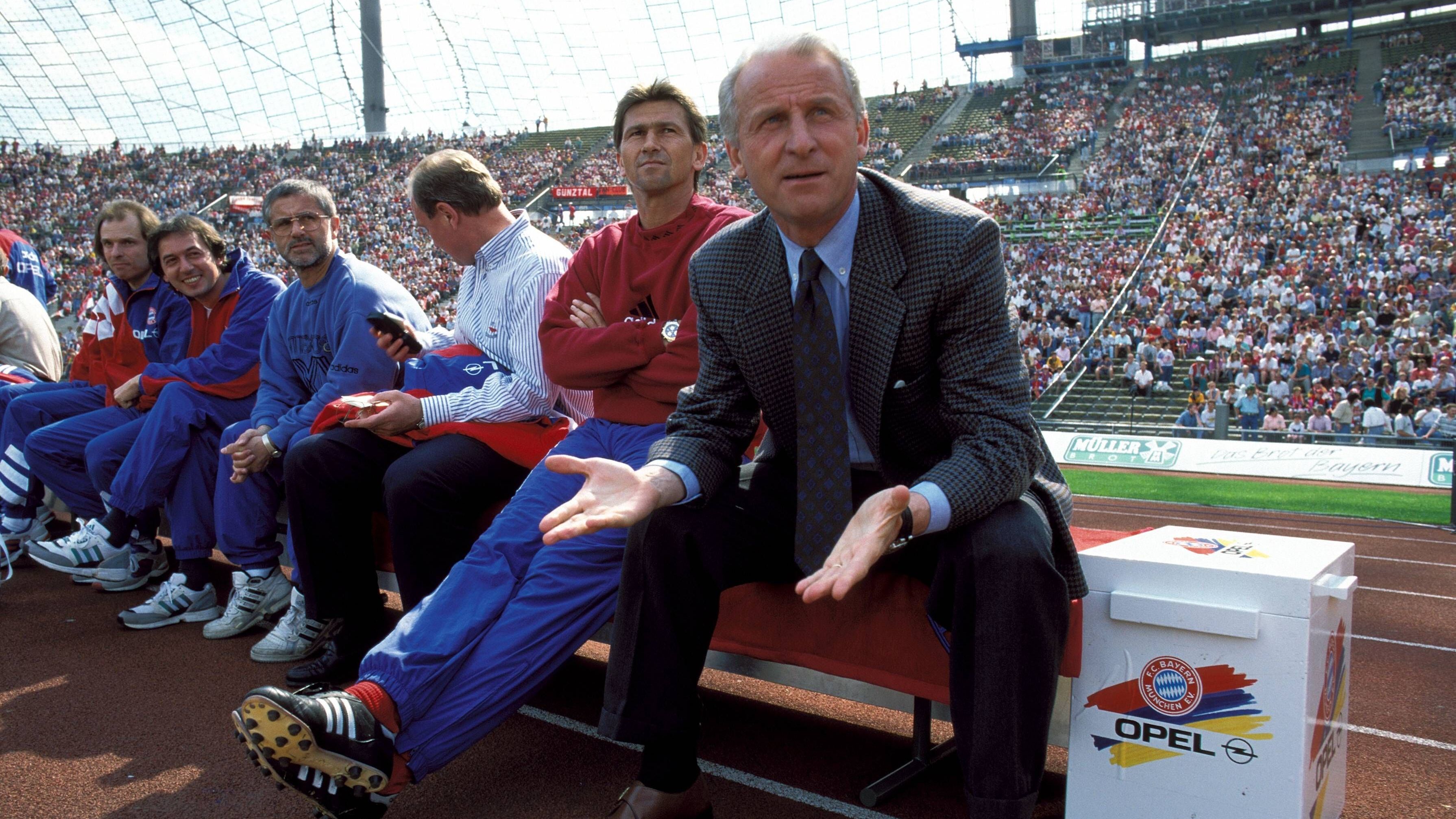 <strong>Giovanni Trapattoni 364 Tage (1.7.1994 - 30.6.1995)</strong><br>Danach übernahm der "Maestro". Mit Juventus Turin und Inter Mailand hatte Trapattoni bereits Erfolge gefeiert. Bei Bayern wurde es ein Debakel. Platz sechs in der Bundesliga, Pokal-Aus in Runde eins gegen Vestenbergsgreuth. Doch der impulsive Italiener würde alsbald wieder an die Säbener Straße zurückkehren ...