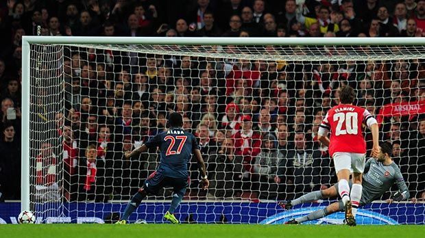 
                <strong>FC Arsenal - Bayern München 0:2</strong><br>
                Aber David Alaba, der lange mit seinem Anlauf wartet, haut den Ball flach an den linken Pfosten. 
              