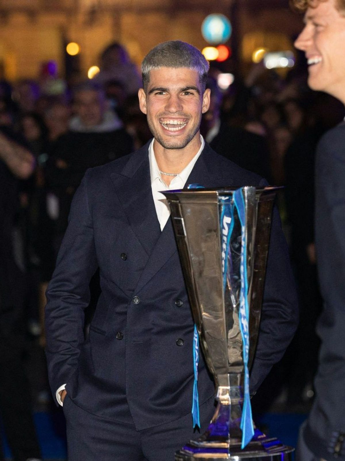 Alcaraz (l.) fordert Sinner