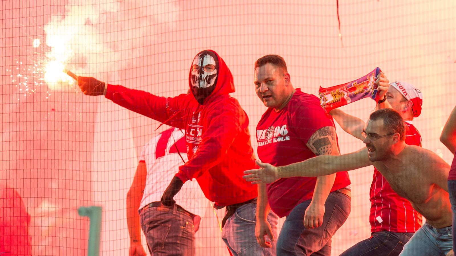 
                <strong>Platz 6 - 1. FC Köln</strong><br>
                Strafzahlung an den DFB in der Saison 2017/18: 91.500 Euro
              