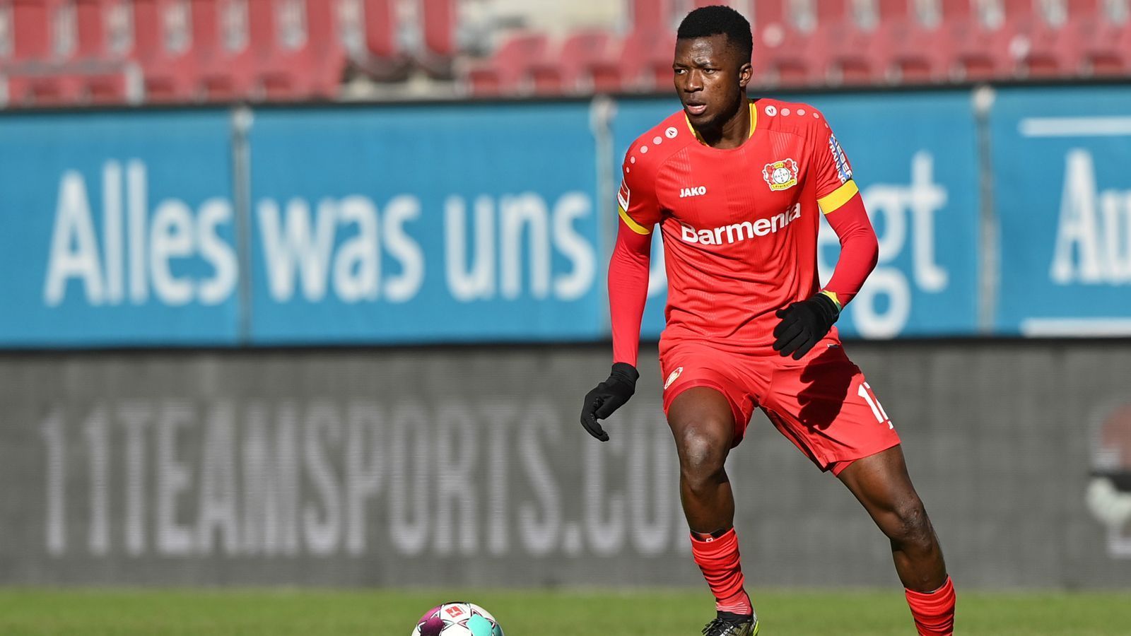 
                <strong>Bayer Leverkusen</strong><br>
                Dieser Vertrag läuft am längsten: Edmond Tapsoba (bis Ende Juni 2026)
              