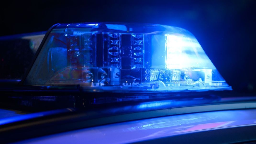 Zur Verhinderung eines mutmaßlich geplanten islamistisch-terroristisch motivierten Anschlags durchsuchen Spezialeinheiten der Polizei mehrere Objekte in verschiedenen Städten in Nordrhein-Westfalen.