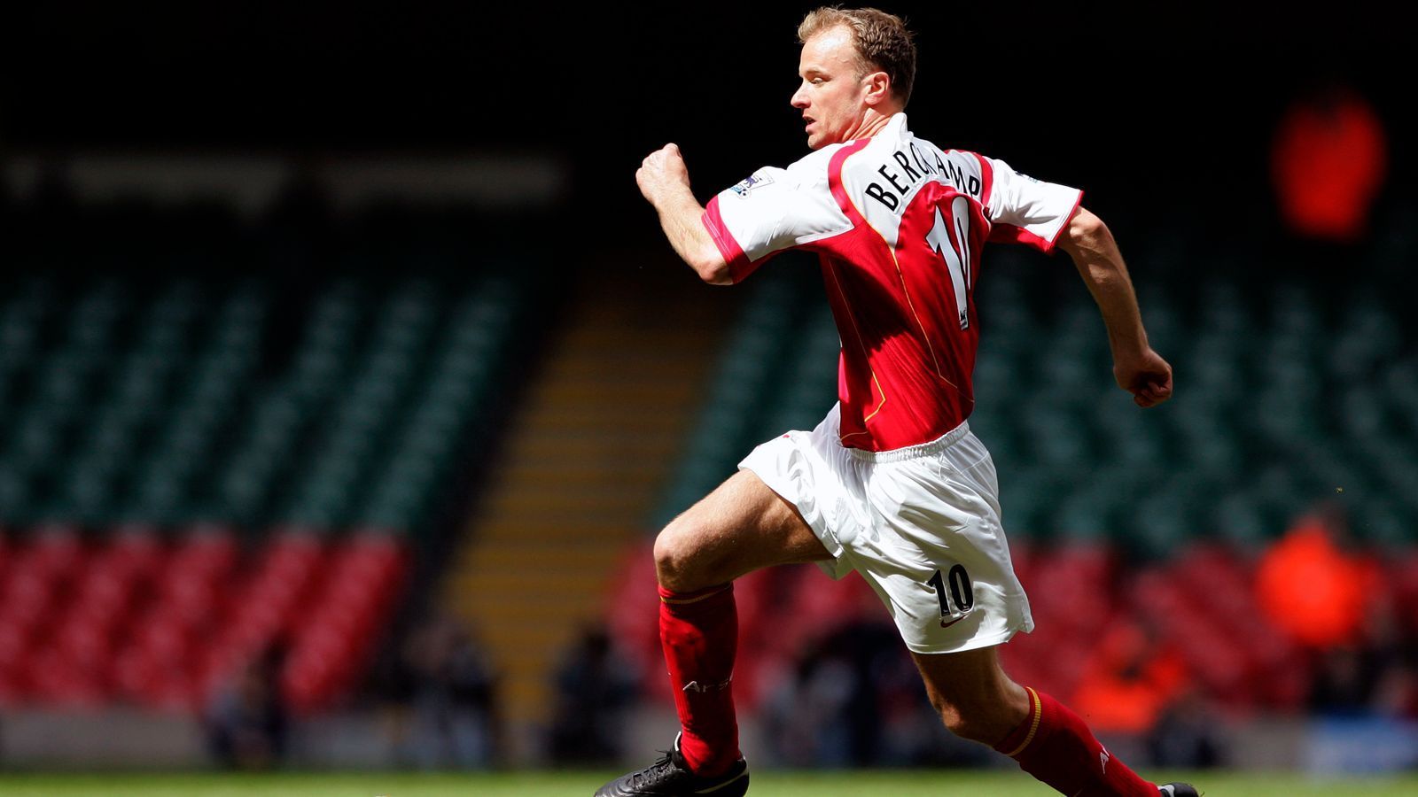 
                <strong>Platz 4 - Dennis Bergkamp</strong><br>
                Premier-League-Einsätze bis zum 50. Assist: 146Verein: FC Arsenal
              