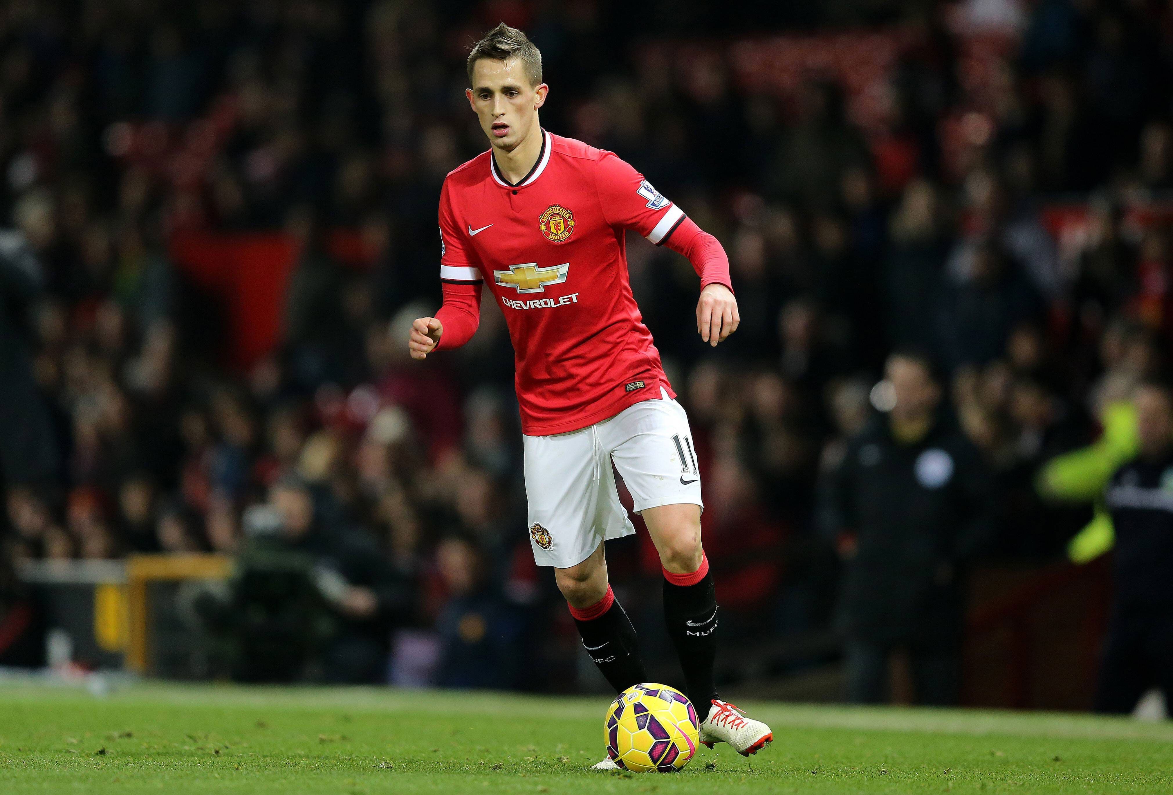 
                <strong>Adnan Januzaj</strong><br>
                20 Jahre, belgischer Nationalspieler und 17 Premier League Spiele für Manchester United auf dem Buckel. Das ist die Bilanz von Adnan Januzaj. Der Linksaußen wäre bei den meisten anderen Mannschaften der Liga ein Stammspieler.
              