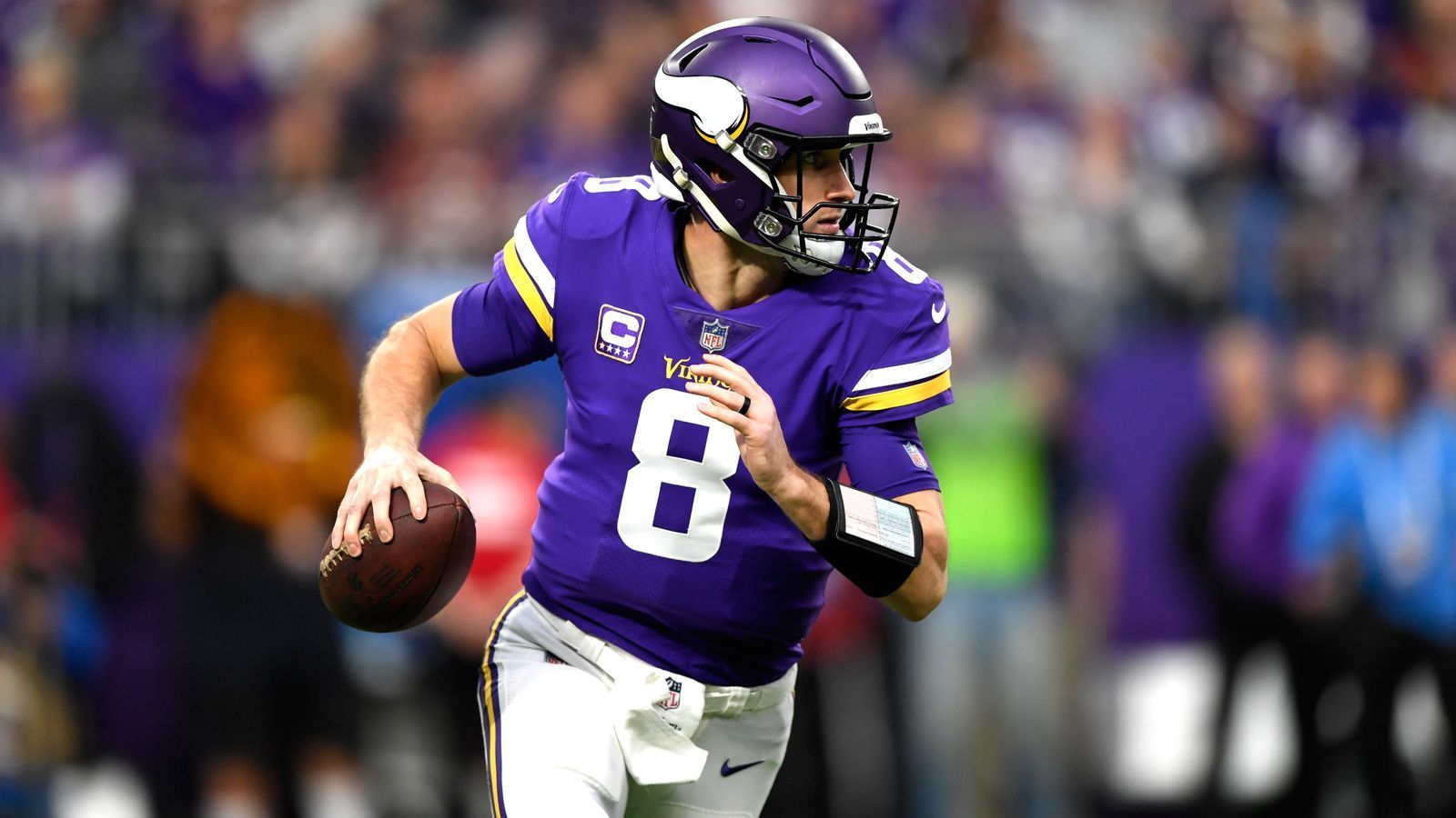 
                <strong>Minnesota Vikings: Kirk Cousins</strong><br>
                Gesamtverdienst 2019: 28.000.000 DollarQuarterback
              