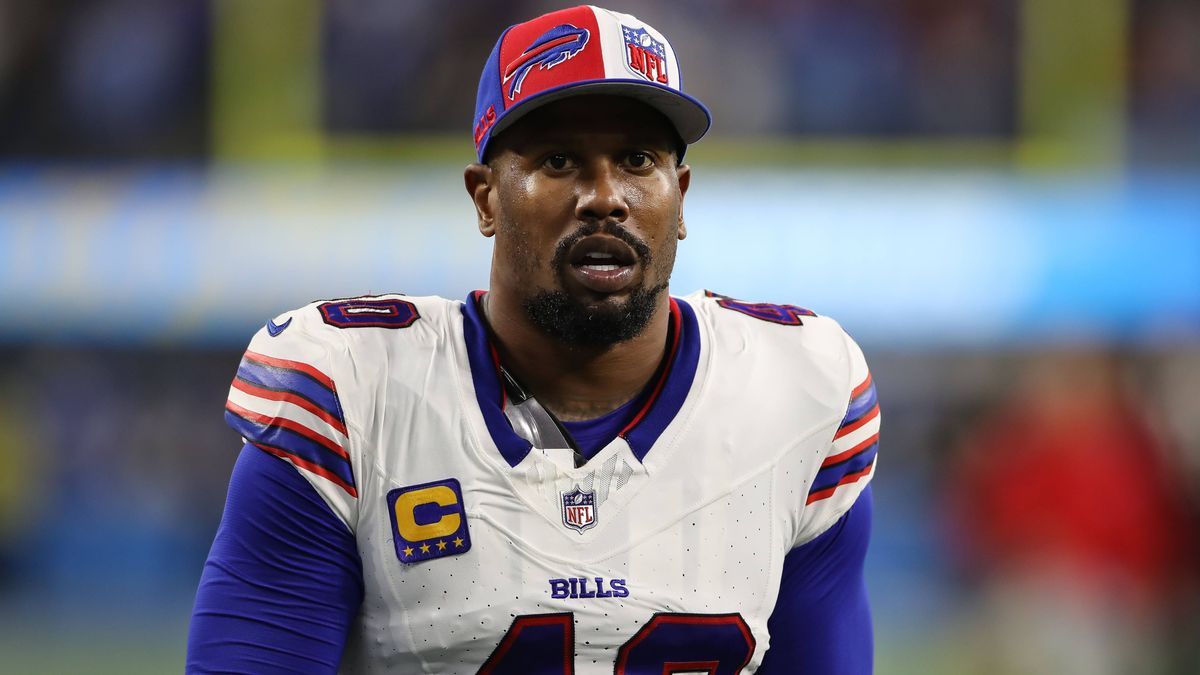 INGLEWOOD, CA - DECEMBER 23: Buffalo Bills linebacker Von Miller (40) during the NFL, American Football Herren, USA game between the Buffalo Bills and the Los Angeles Chargers on December 23, 2023,...