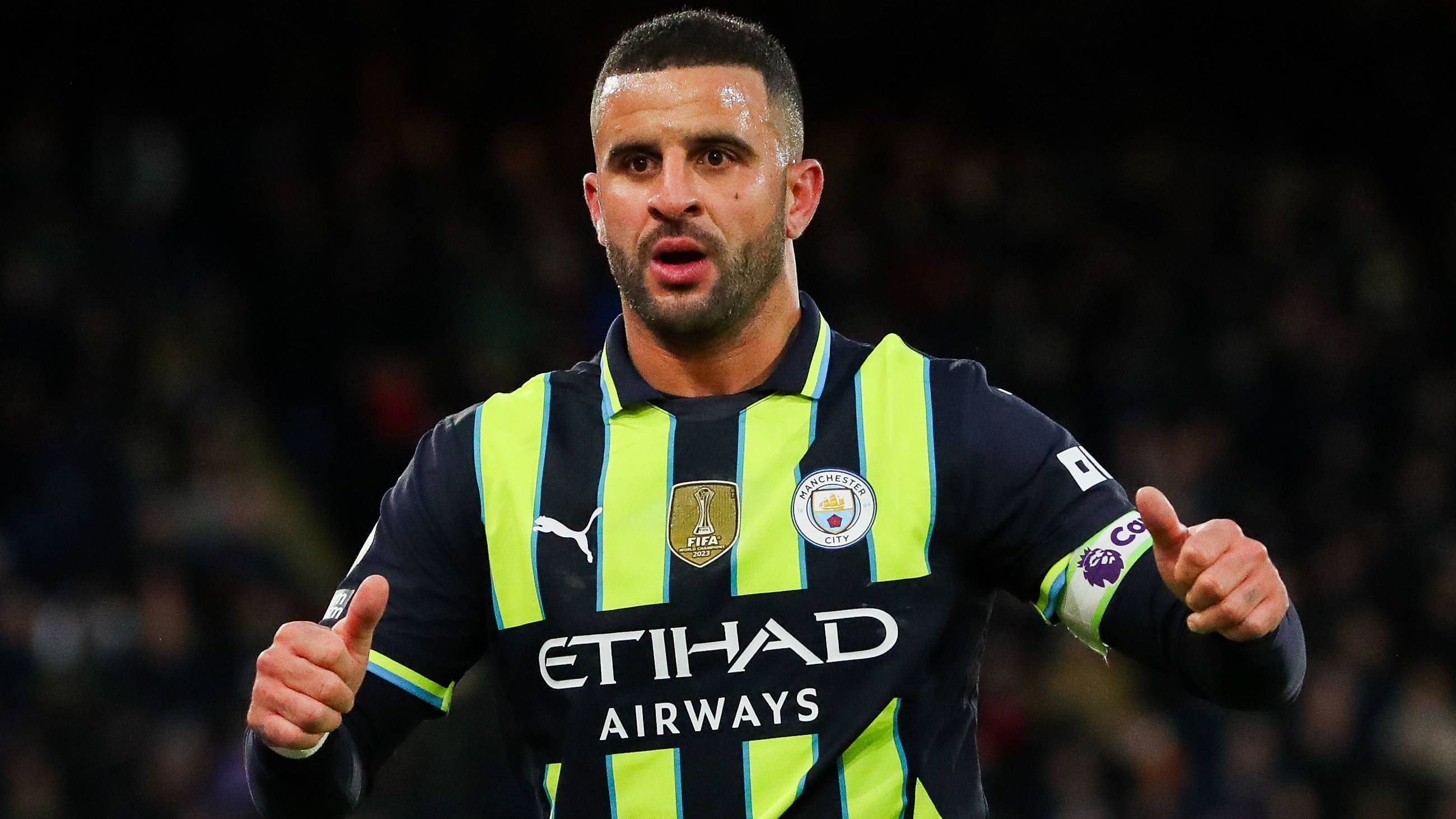 <strong>Kyle Walker (Manchester City)</strong><br>ManCity befindet sich in einer Formkrise - verlässt jetzt auch noch der Kapitän das sinkende Schiff? Wie aus einem Bericht des Portals "CaughtOffside" hervorgeht, sollen drei Klubs aus Saudi-Arabien den englischen Rechtsverteidiger auf dem Zettel haben. Demnach handelt es sich um Al-Ahli, Al-Ittihad und Al-Nassr. Laut Bericht fordert City bis zu 25 Millionen Euro.