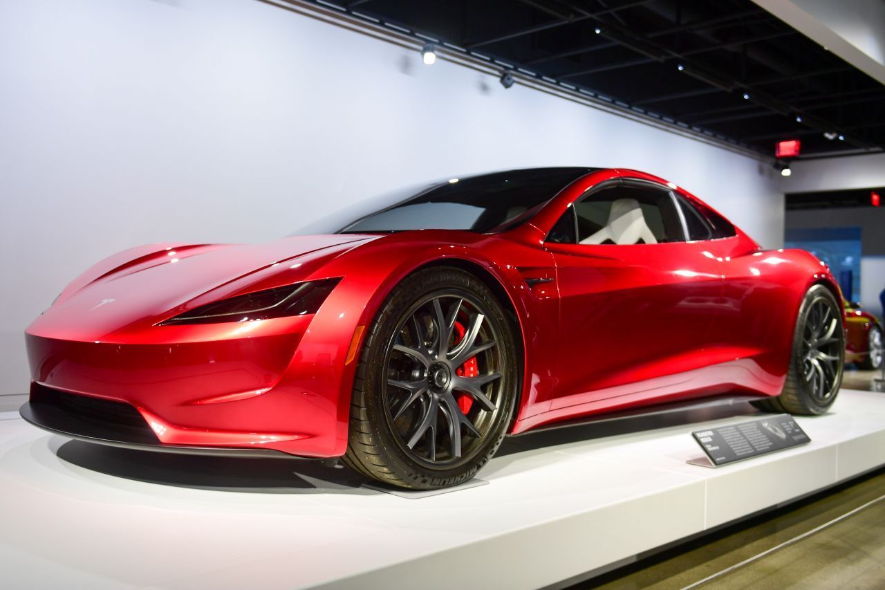 Roadster 2.0. Reichweite laut Tesla: 1.000 Kilometer. Preis: ab 230.000 Euro. Voraussichtlich ab 2022 erhältlich.