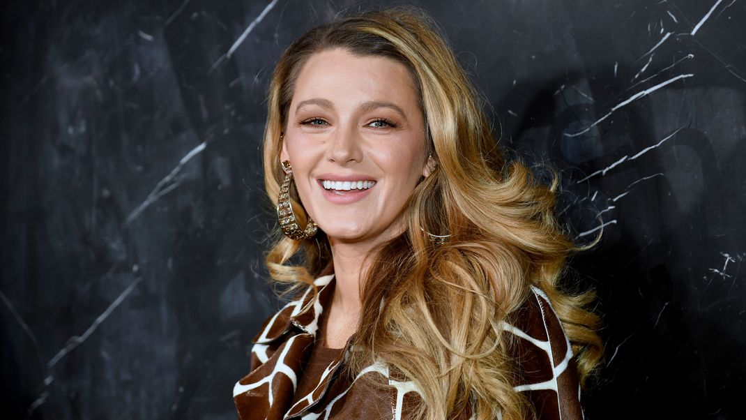 Blake Lively trug Animal-Print von Michael Kors bei der Herbst/Winter-Show 2024 der New York Fashion Week.