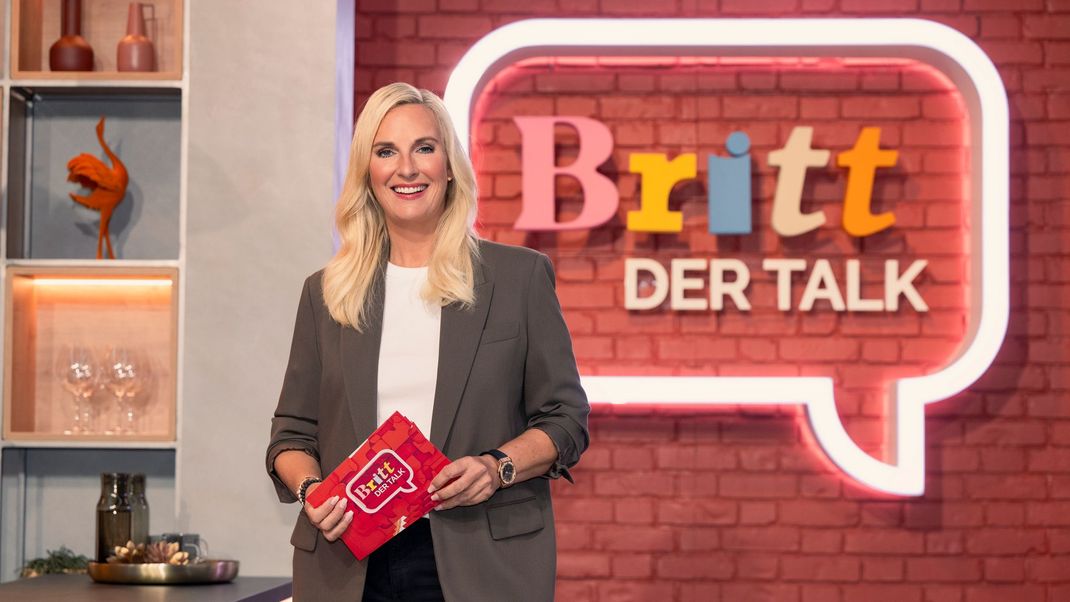 Moderatorin Britt Hagedorn im Studio von "Britt - Der Talk"