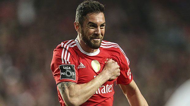 
                <strong>Jardel</strong><br>
                Jardel: Der Brasilianer hält die Abwehr zusammen, verpasste seit September - abgesehen von zwei Gelb-Sperren in Liga und Europapokal - nur elf Minuten. Das größte Lob für den 30-Jährigen kommt von Guardiola, der Benficas Abwehrkette derzeit für eine der besten in Europa hält.
              