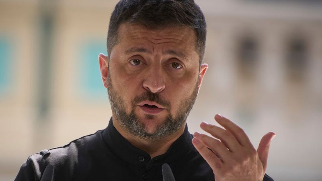 Wolodymyr Selenskyj (Bild) stellt Europas Verteidigungsfähigkeit infrage und signalisiert Unterstützung aus der Ukraine.