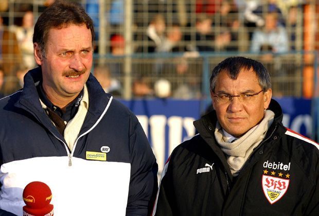 
                <strong>Felix Magath anno 2003</strong><br>
                Beim VfB Stuttgart legte Magath sein "Feuerwehrmann"-Image ab und führte die "jungen Wilden" 2003 sogar zur Vize-Meisterschaft. In Stuttgart festigte sich das Bild Magaths als harter Schleifer im Training und er bekam den Spitznamen "Quälix".
              