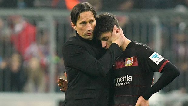 
                <strong>Einer wie Özil: Das ist Shootingstar Kai Havertz</strong><br>
                Sein Trainer Roger Schmidt hat mit ihm einen Linksfuß im Mittelfeld, der als Allrounder eine Allzweckwaffe ist – ob nun im Zentrum, hinter den Spitzen oder auf der linken oder rechten Seite. "Er hat außergewöhnliche technische Fähigkeiten und die Gabe, sehr gute Entscheidungen zu treffen", sagte Schmidt, der immer noch überrascht ist, wie schnell sein Talent Fuß gefasst hat.
              