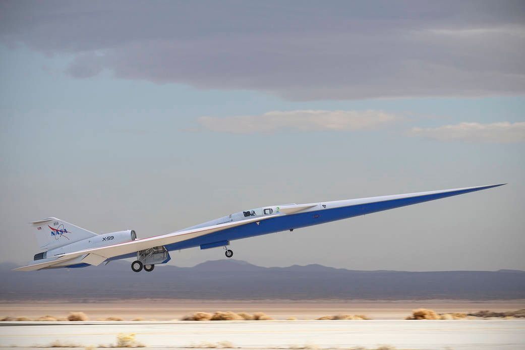 Die X-59 beim virtuellen Abheben: Das 15 Tonnen schwere Testflugzeug wird von der legendären Experimental-Abteilung "Skunkworks" von Lockheed Martin gebaut.