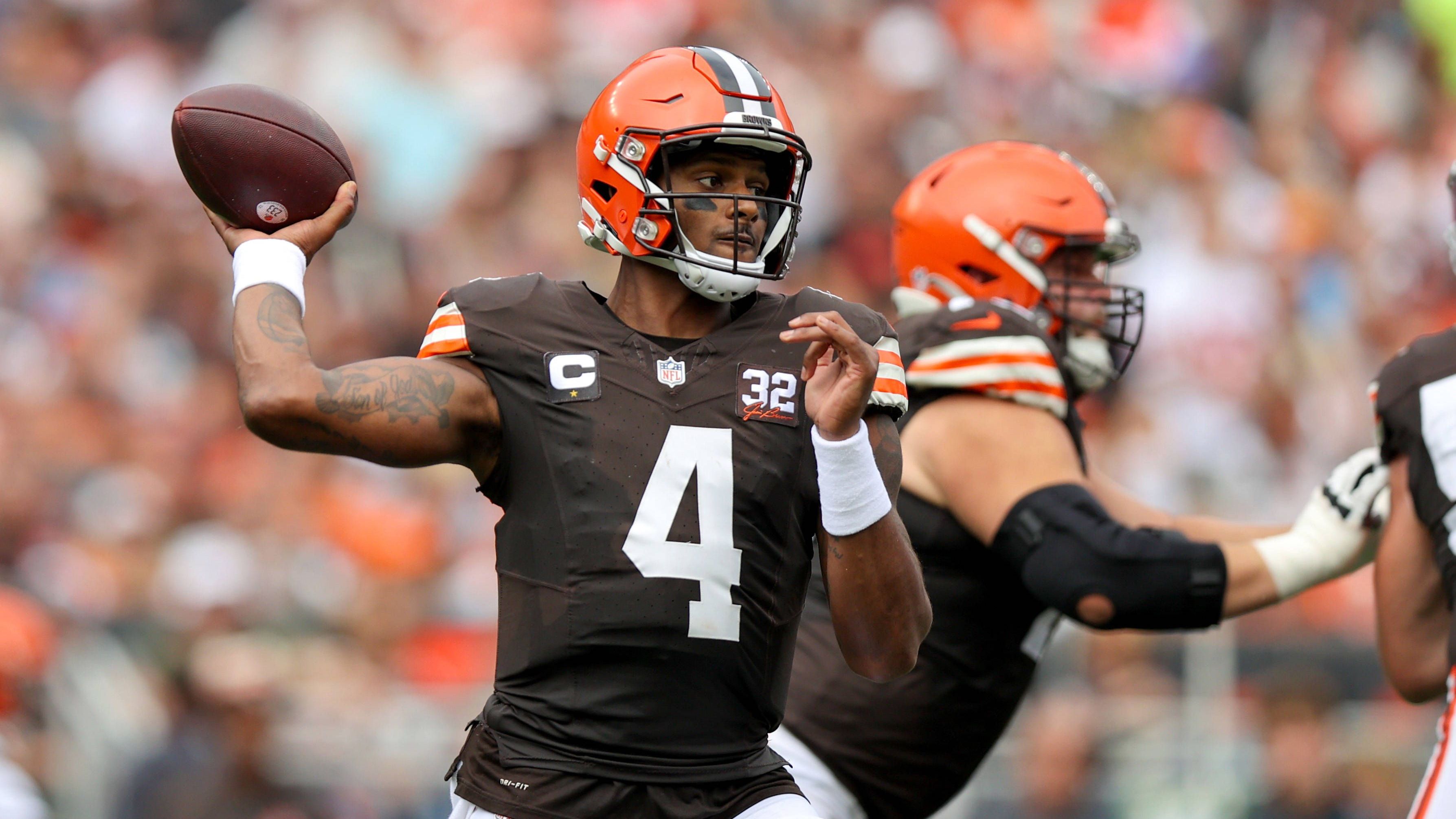 <strong>Platz 28: Cleveland Browns<br></strong>Nach seiner Verletzung ist Deshaun Watson zurück am Ruder. Doch bereits zwei Quarterbacks lenkten das Schiff in seiner Abwesenheit. P.J. Walker (<strong>1.010.000 US-Dollar</strong>) und Rookie Dorian Thompson-Robinson (<strong>1.045.568 US-Dollar</strong>) sind die Backups.