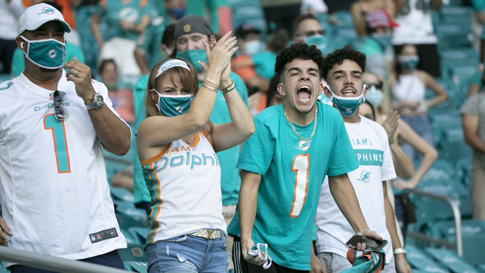 
                <strong>26. Platz: Miami Dolphins</strong><br>
                Stadion: Hard Rock Stadium (Kapazität: 65.326) -Fan-Kosten: 491,42 US-Dollar
              