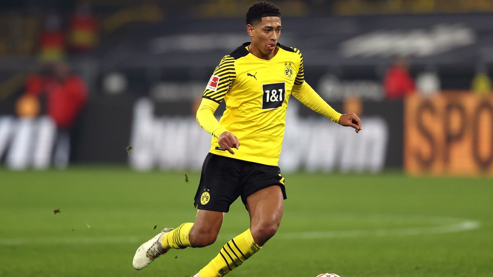 
                <strong>Platz 6: Jude Bellingham (Borussia Dortmund)</strong><br>
                Geschätzter Transferwert: 130,1 Millionen Euro - Alter: 18 Jahre - Position: Zentraler Mittelfeldspieler - Vertrag bis: 2025
              
