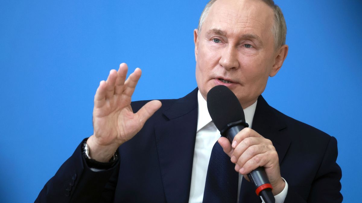 Putin beschuldigt den Westen russische Journalisten zu verfolgen