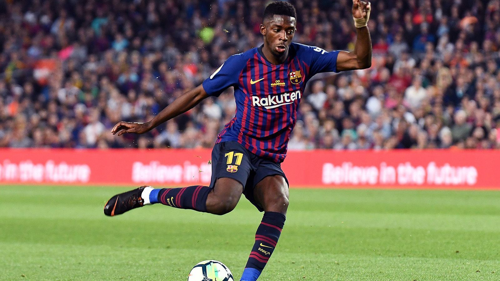 
                <strong>Platz 5: Ousmane Dembele</strong><br>
                Ousmane Dembele hatte keine Lust mehr auf Borussia Dortmund und erstreikte sich im Sommer 2017 den Transfer zum FC Barcelona nach nur einer Saison beim BVB. Barca zahlte immerhin stolze 125 Millionen Euro. 
              