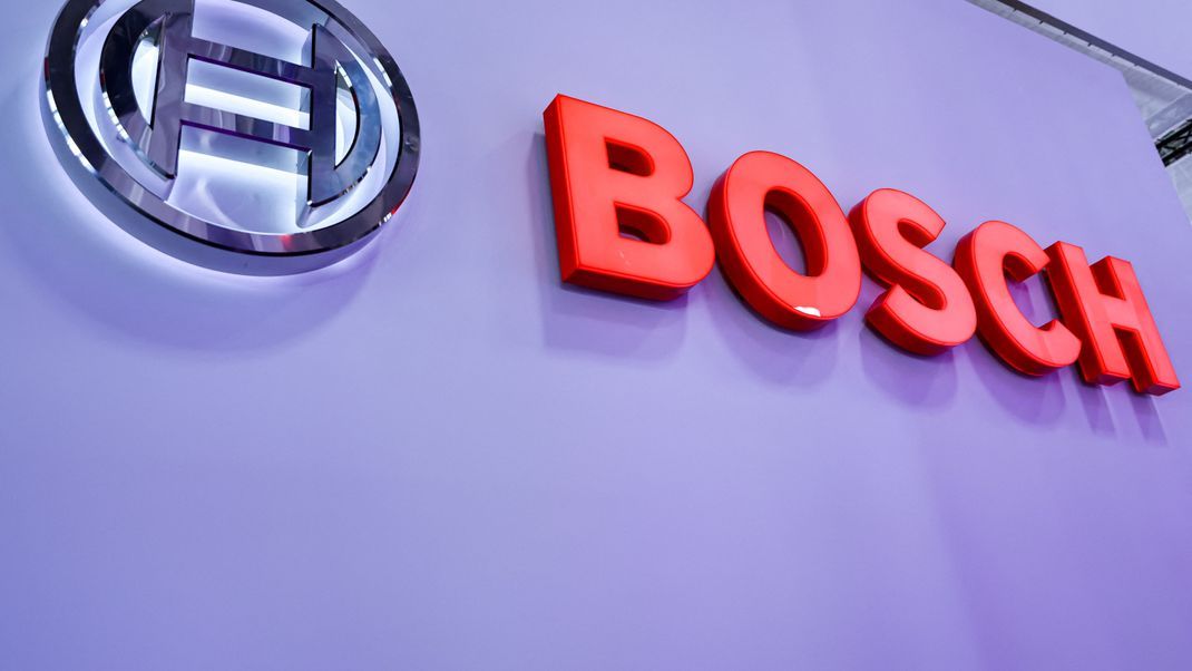 Der Automobilzulieferer Bosch will rund 1.500 Arbeitsplätze an den Standorten Feuerbach und Schwieberdingen (Baden-Württemberg) streichen.