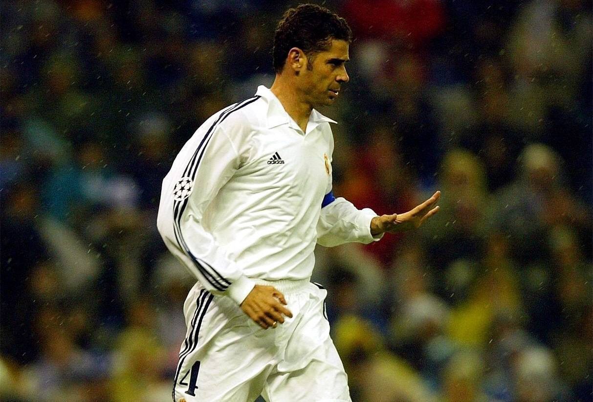 
                <strong>Fernando Hierro</strong><br>
                ran.de zeigt euch die besten Verteidiger der Champions-League-Geschichte. Ohne Ranking, da die Jungs in unseren Augen alle Legenden-Status haben. Fernando Hierro schoss für einen Verteidiger unglaubliche 102 Tore für Real Madrid und darf sich dreifacher Champions-League-Sieger nennen.
              