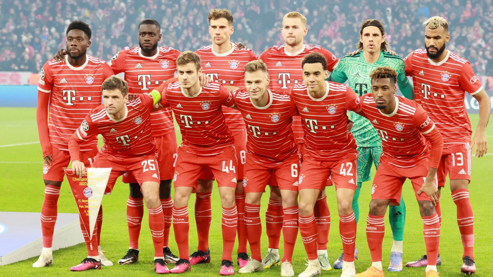 
                <strong>Gute Karten für Bayern München</strong><br>
                Hinzukommen die acht besten Teams einer UEFA-Rangliste über denselben Zeitraum. Aktuell führt der FC Bayern die Fünf-Jahres-Wertung der Uefa an, wäre damit wohl vorbei.
              