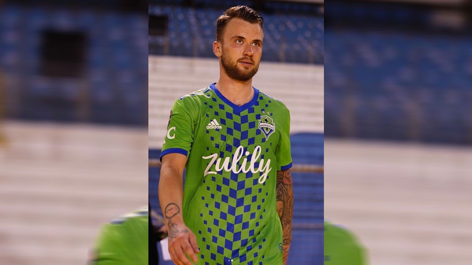 
                <strong>Seattle Sounders FC</strong><br>
                In Trikots mit dem Namen "Legacy Green" versucht Seattle Sounders 2022 sein Glück. Das Muster in Grün und Blau auf der Vorderseite soll die Verbindung zwischen den Spielern des Klubs und seinen Fans darstellen. 
              