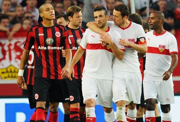 
                <strong>VfB Stuttgart - Eintracht Frankfurt 1:1</strong><br>
                In der Schlussphase vergeben die Gastgeber beste Möglichkeiten im Minutentakt. Vedad Ibisevic verdient sich dabei sogar den Beinamen "Chancentod". Nach seinem verschossenen Elfmeter braucht der Bosnier Trost von VfB-Kapitän Christian Gentner
              