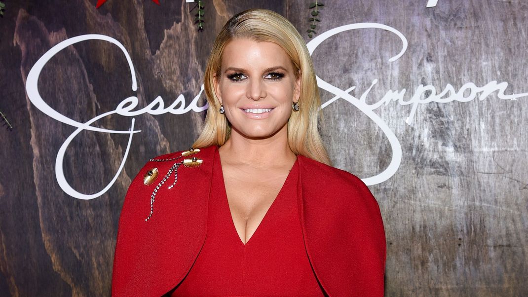 Jessica Simpson feiert einen ganz besonderen Anlass an Halloween. Mehr dazu im Artikel.