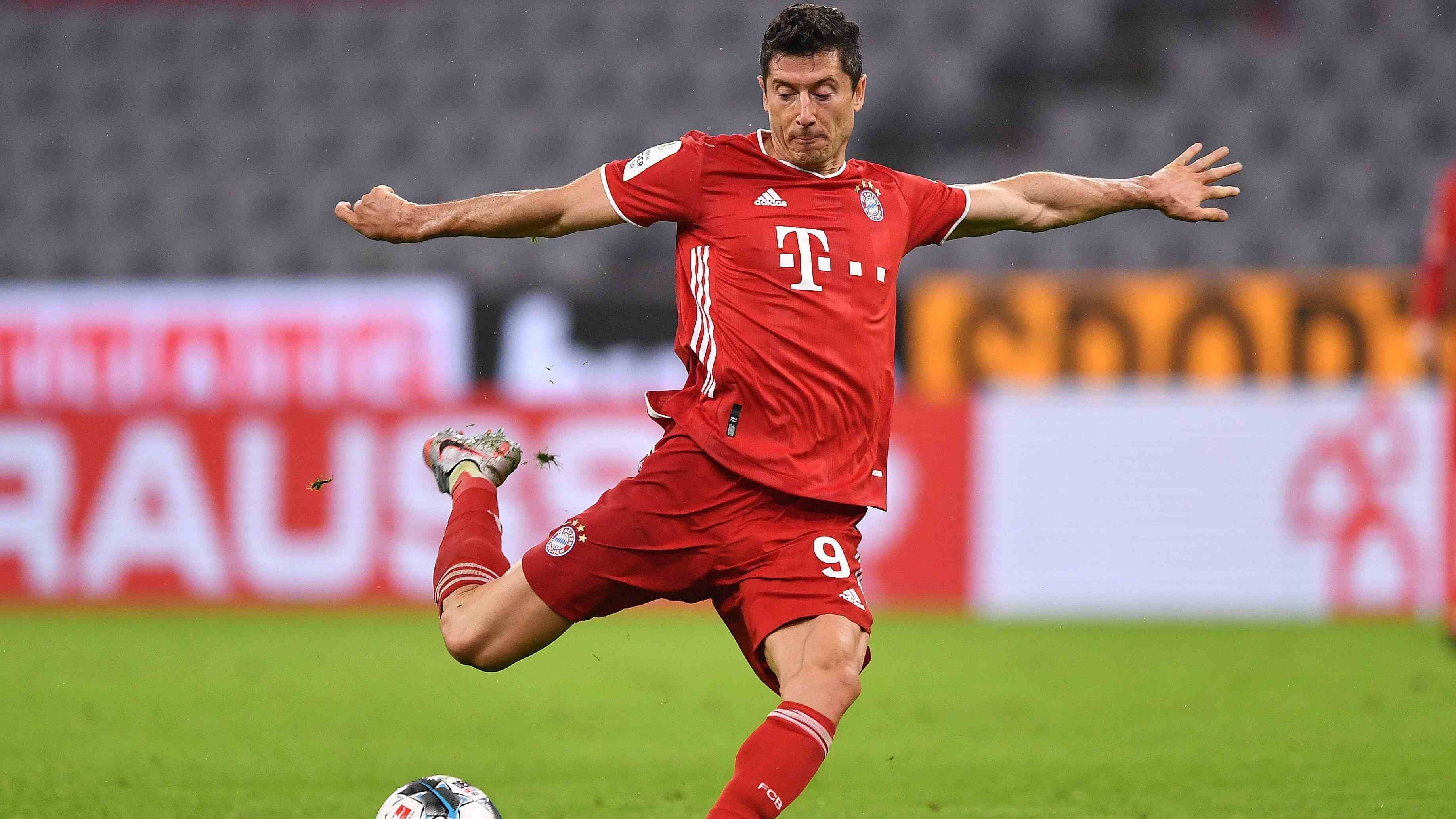 
                <strong>Platz 5: Robert Lewandowski (FC Bayern München)</strong><br>
                Scorer-Punkte: 33Tore: 30Vorlagen: 3Spiele: 28 
              