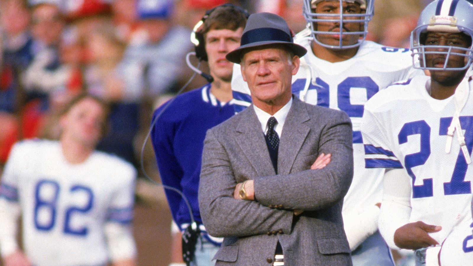 <strong>Tom Landry</strong><br>Cowboys-Besitzer Jerry Jones warf Landry nach drei Spielzeiten ohne positiven Record raus. Er war 28 Jahre im Amt, gewann zwei Super Bowls. 1988 stand das Team sogar nur 3-13. Sein Nachfolger wurde der schon bei den Dolphins erwähnte Jimmy Johnson. 1989 stand Dallas sogar bei 1-15 und war noch schlechter, ehe die Franchise drei Jahre später mit Coach Johnson den Super Bowl gewann.