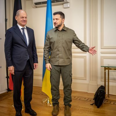 Der ukrainische Präsident Selenskyj soll laut einem Medienbericht in Kürze Deutschland besuchen.