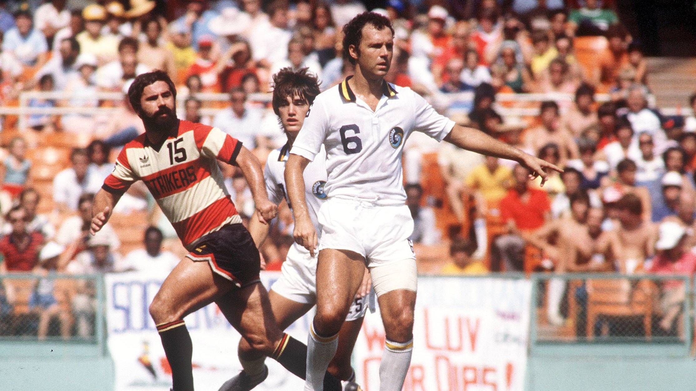 <strong>NASL: Franz Beckenbauer</strong><br>Wann: 1977, 1978, 1980<br>Team: New York Cosmos<br>Franz Beckenbauer gewann dreimal die NASL (North American Soccer League) und bildete mit Pelé ein weltberühmtes Duo. Die heutige MLS gibt es erst seit 1996. Die NASL war damals eine der höchsten Ligen des Landes.