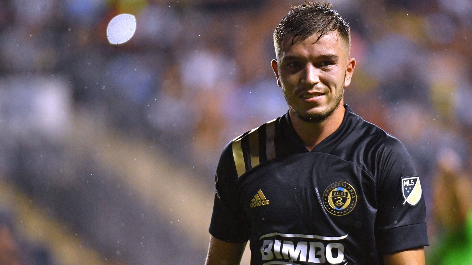 
                <strong>Kai Wagner (Linksverteidiger, Philadelphia Union)</strong><br>
                Wagner stand mit einer einzigen Ausnahme in allen Spielen der laufenden Saison in der Startelf. Mit seinen starken Leistungen möchte er sich wieder für europäische Vereine interessant machen. Im Interview mit "90min.de" verriet er: ""Mein Ziel ist es, der Beste zu werden, der ich sein kann, und um das zu erreichen, muss ich mich auch in Europa weiterentwickeln." Sein Lieblingsverein ist weiterhin sein Ex-Club FC Schalke 04.
              