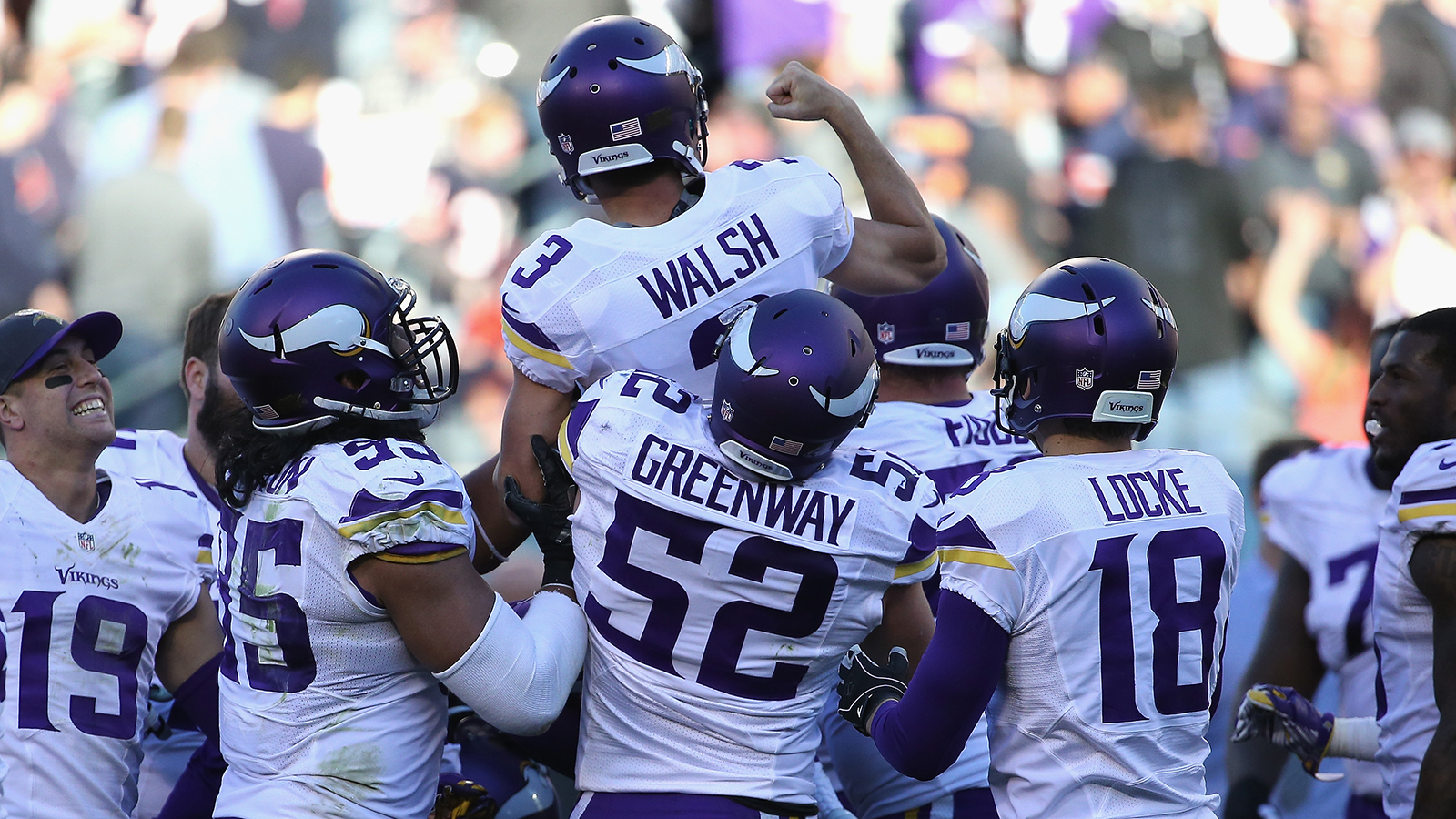 
                <strong>Blair Walsh (Minnesota Vikings)</strong><br>
                Der heute 33-Jährige galt in seinem Rookie-Jahr 2012 als DIE Zukunft auf der Kicker-Position. Er wurde gleich ins All-Pro-Team und in den Pro Bowl gewählt, stellte einen NFL-Rekord für die meisten +50-Yard-FGs auf. Doch dann kam der 10. Januar 2016 und mit ihm das Wild Card Game gegen die Seattle Seahawks.
              