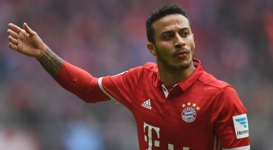 
                <strong>Thiago</strong><br>
                Mittelfeld: Thiago (FC Bayern München). Thiago oder nix! Der Spruch von Ex-Bayern-Coach Pep Guardiola war diese Saison vielleicht so passend wie noch nie. Thiago zauberte, war der Dreh und Angelpunkt im Münchner Mittelfeld und wanderte immer weiter aus der Defensive in die Offensive. Ohne Thiago fehlte es dem deutschen Rekordmeister spürbar an Kreativität. 
              