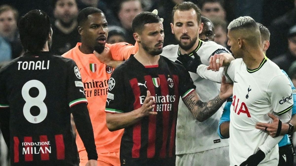Milan verwaltet den Vorsprung und steht im Viertelfinale