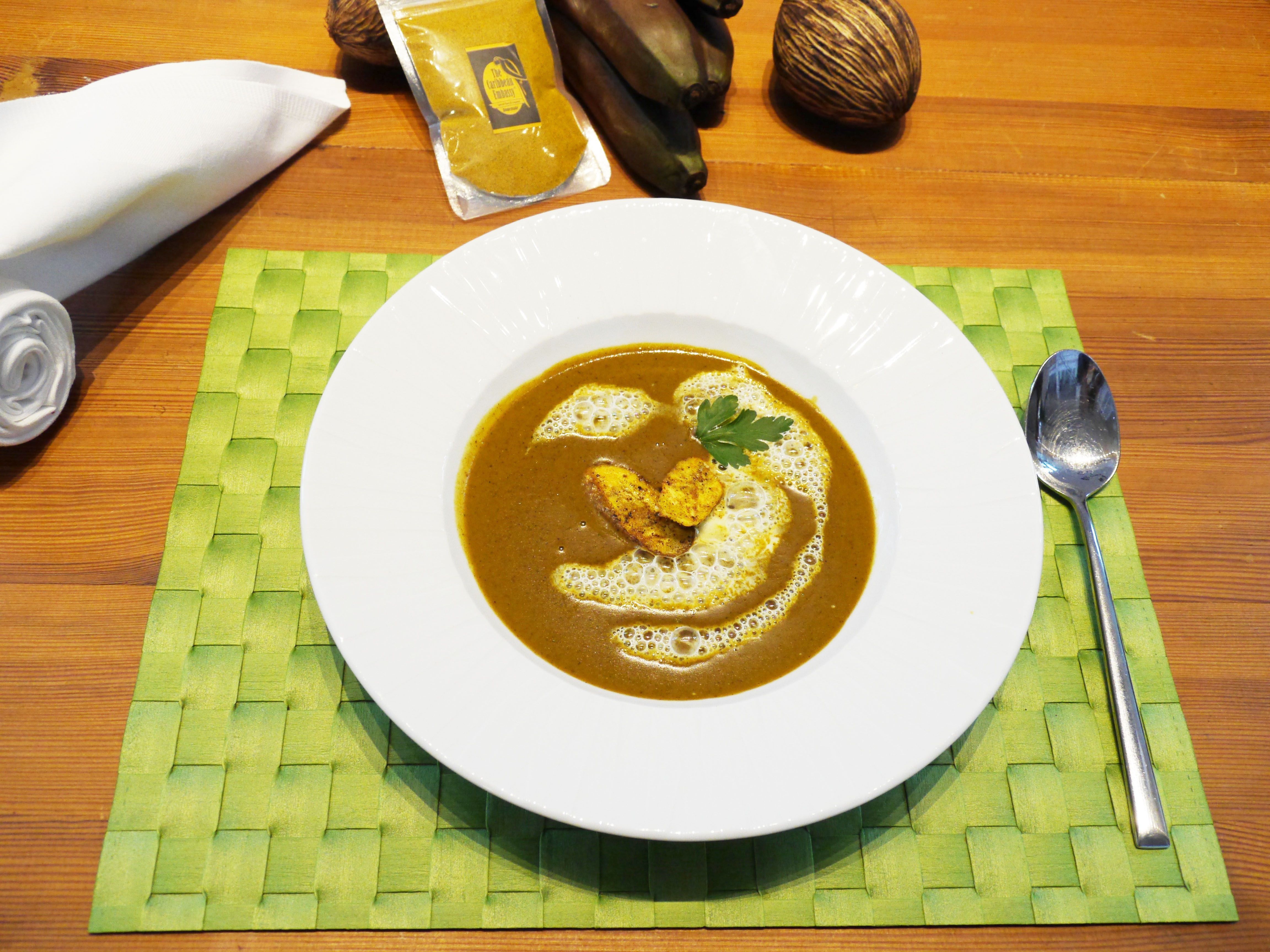 Curry-Bananen-Suppe mit Kokosmilch
