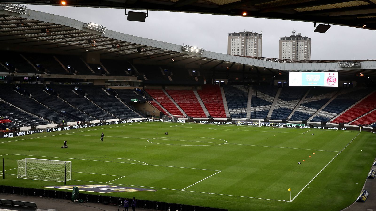 
                <strong>Glasgow - Hampden Park</strong><br>
                &#x2022; Kapazität: 51.000 - <br>&#x2022; Auslastung: ca. 25 Prozent (rund 12.000)<br>
              