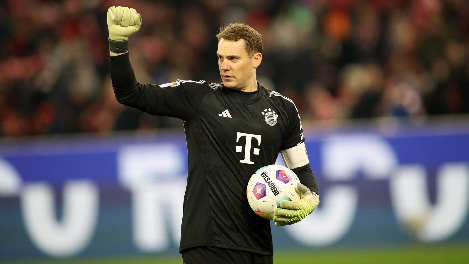 <strong>Manuel Neuer</strong><br>Beschäftigungslos in beiden Halbzeiten. Ein erstaunlich entspannter Abend für Neuer. <strong><em>ran</em>-Note: 3</strong>