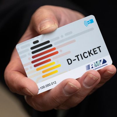 Deutschlandticket in Kartenform.