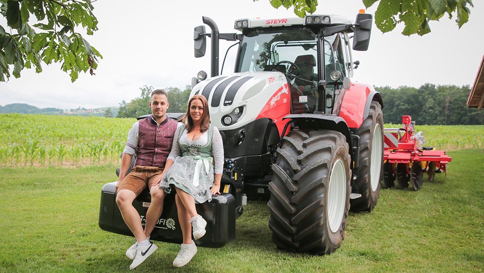 Als Trachtenpärchen geben Sophie und Lukas bereits ein gutes Bild ab. Klappt es auch mit der Liebe?