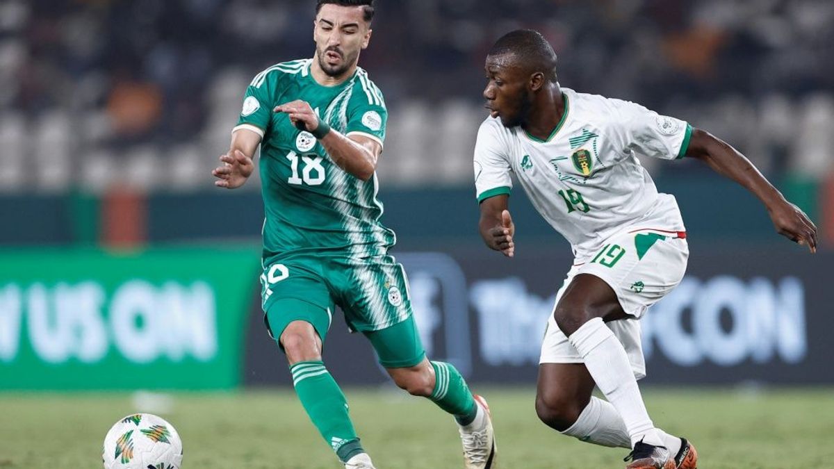 Mohamed Amoura (l.) ließ Algerien jubeln