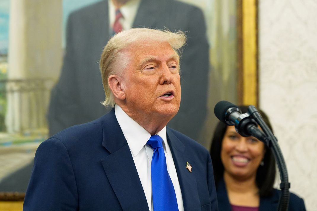 Donald Trump verteidigt sein Papst-Bild.