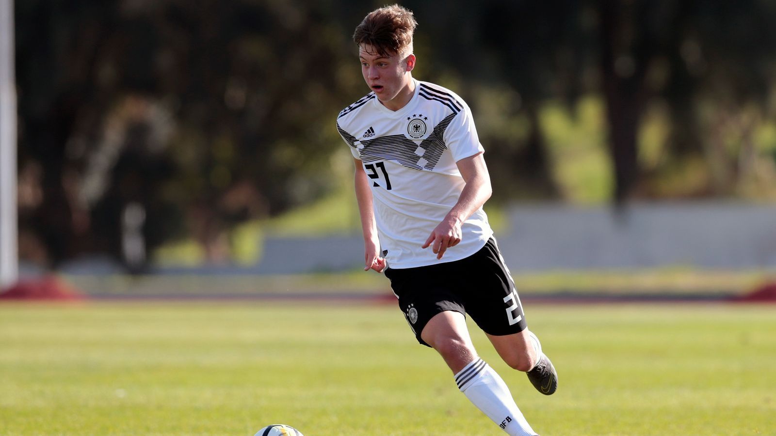
                <strong>Luca Netz</strong><br>
                Position: AbwehrAlter: 15 JahreVerein: Hertha BSCU17-Länderspiele: 7/0 Tore
              