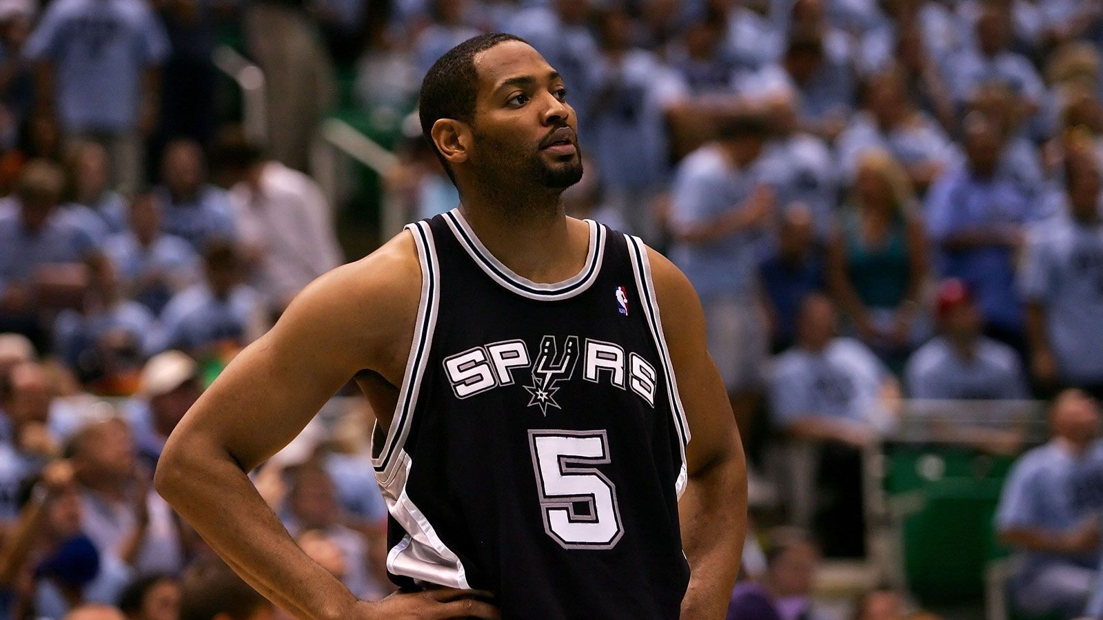 
                <strong>Platz 4: Robert Horry</strong><br>
                In der NBA aktiv für: Houston Rockets, Phoenix Suns, L.A. Lakers, San Antonio SpursPlayoff-Siege: 155Absolvierte Playoff-Spiele: 244Playoff-Siege in %: 63,52
              