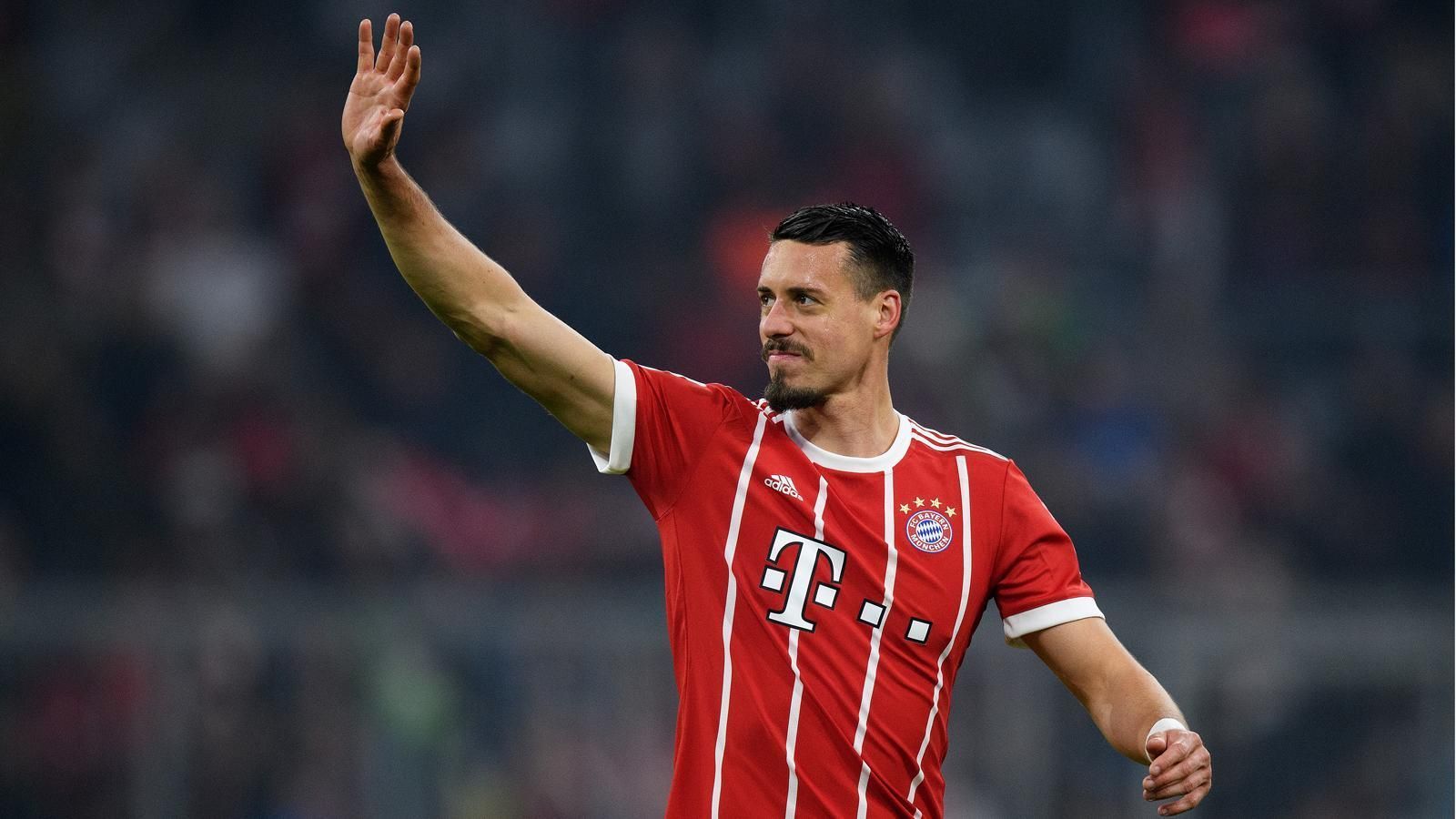 
                <strong>Platz 3: Sandro Wagner</strong><br>
                2018 von 1899 Hoffenheim zu Bayern MünchenAblöse: 13 Millionen EuroAlter zum Zeitpunkt des Transfers: 30
              